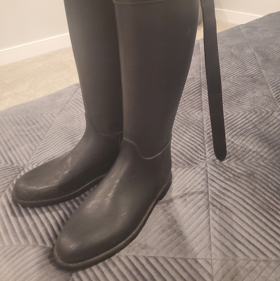 Burberry wellington rain boots in black - Picture 3 of 6
